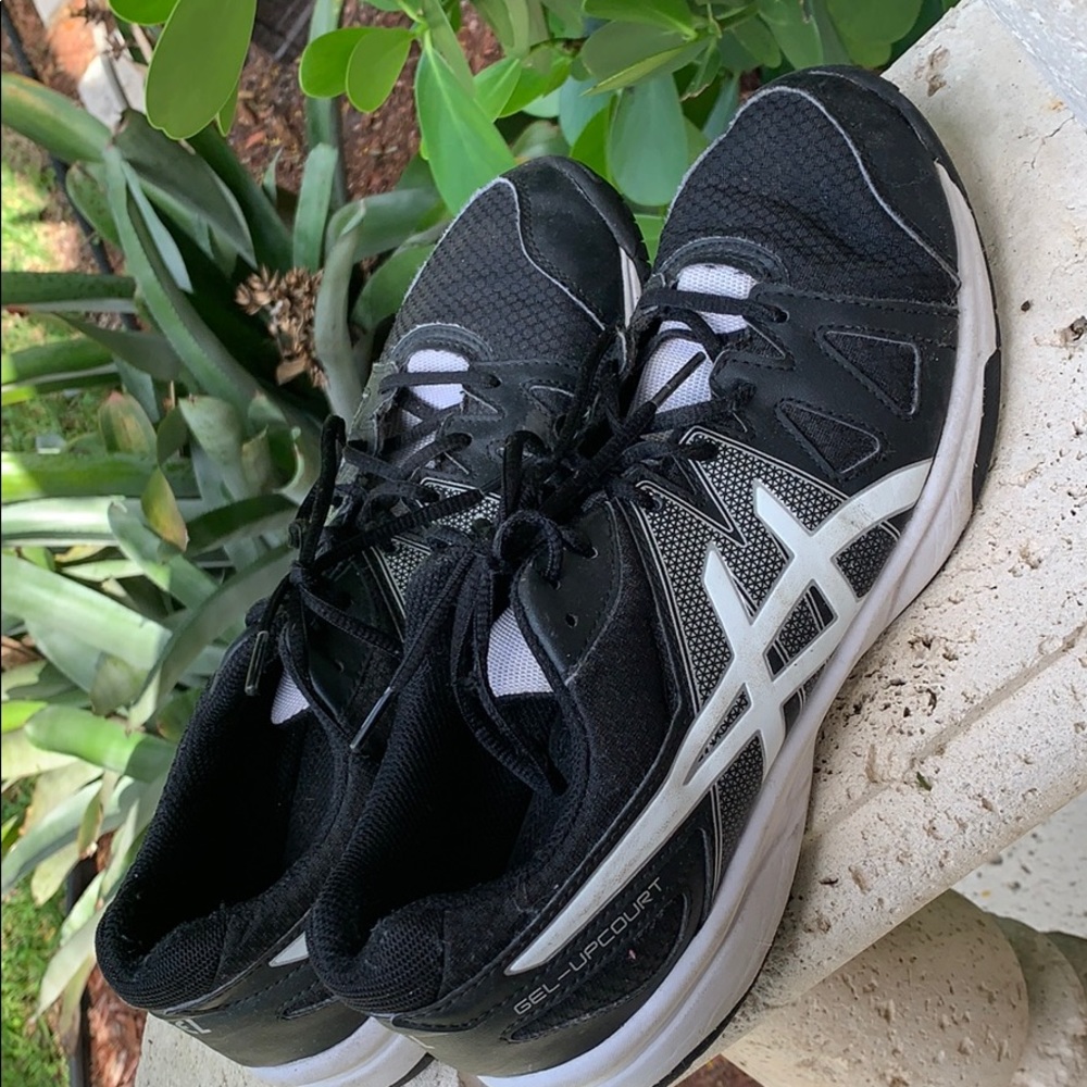 size 10 asics volleyball shoes